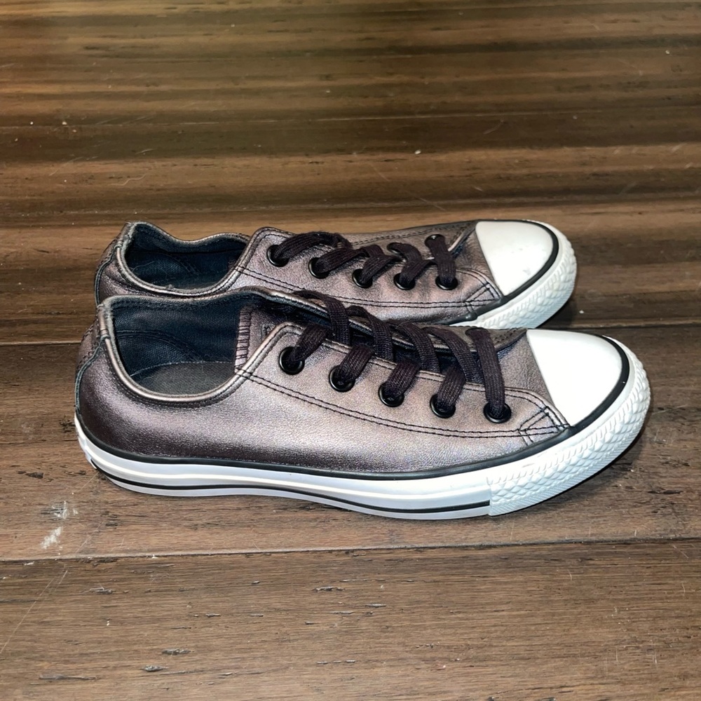 chuck taylor converse - metallic